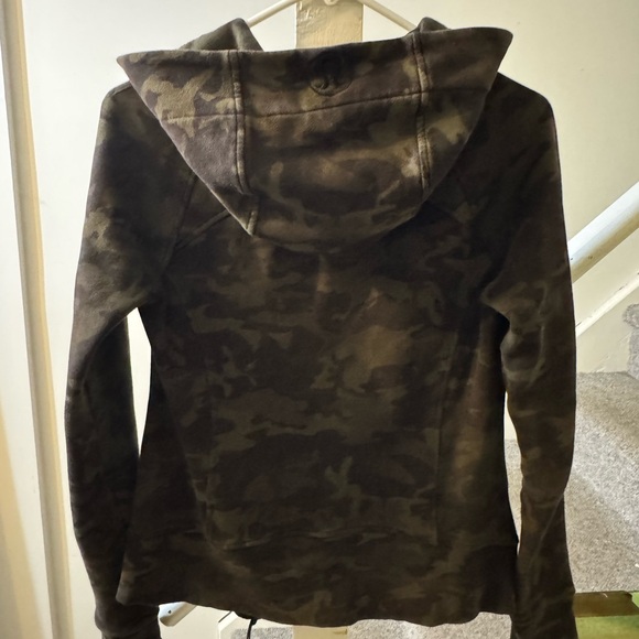 lululemon athletica Green Jacket - Picture 2 of 6